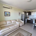 Apartamento Dom-el Real 3 - *