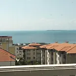 Dom-el Real 3 - Apartamento