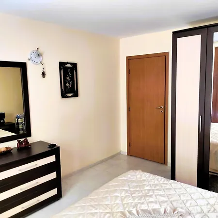 Dom-el Real 3 - Apartment